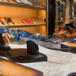 Faca Forjada Integral Inox com Cabo Torcido em Resina Reluzente - Imagem 2