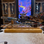 Forjada em inox integral - dorso entalhado - suporte com tridente e garfos - Imagem 2